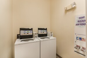 Laundry room - Red Roof Inn Panama City (Panama City)