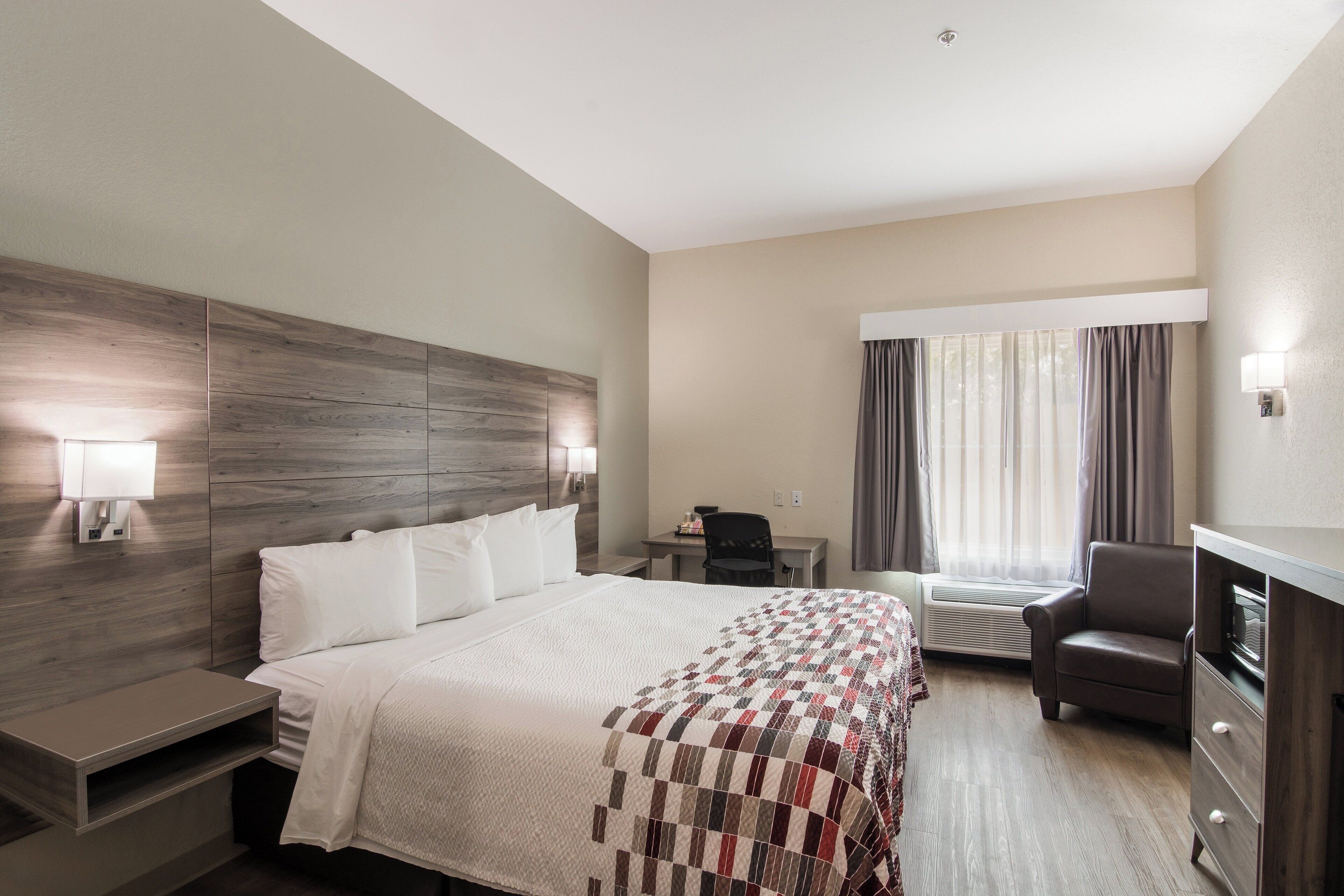 Blackout curtains, iron/ironing board, free cots/infant beds