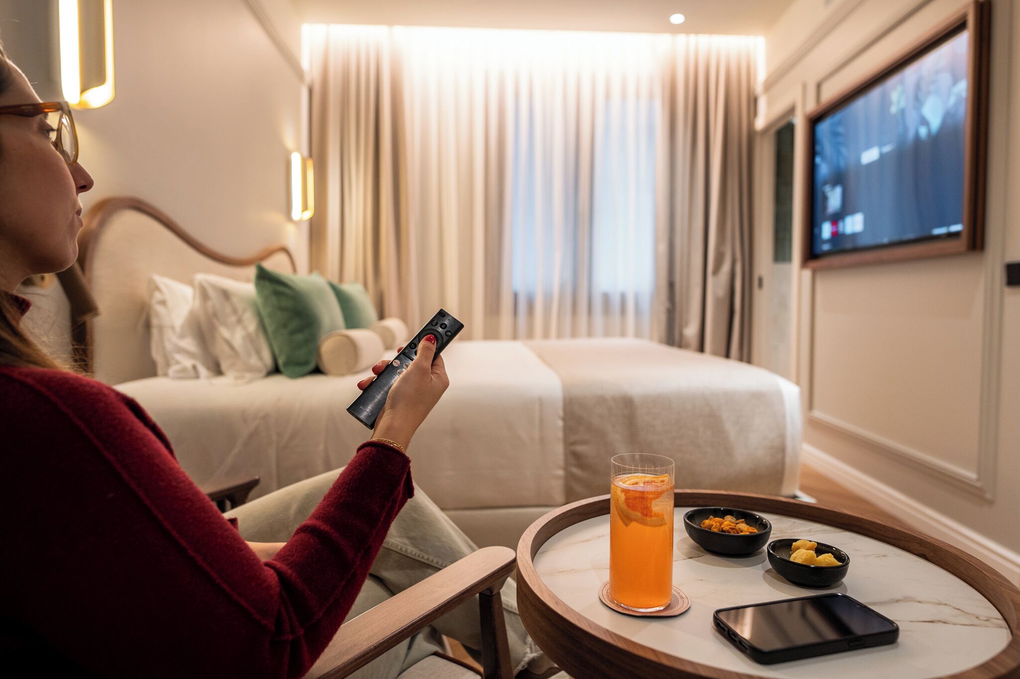 Deluxe Double Room | In-room safe, desk, blackout drapes, iron/ironing board