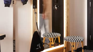 Habitación doble, 1 cama matrimonial (Medium Mama) | Ropa de cama de alta calidad y caja de seguridad en la habitación