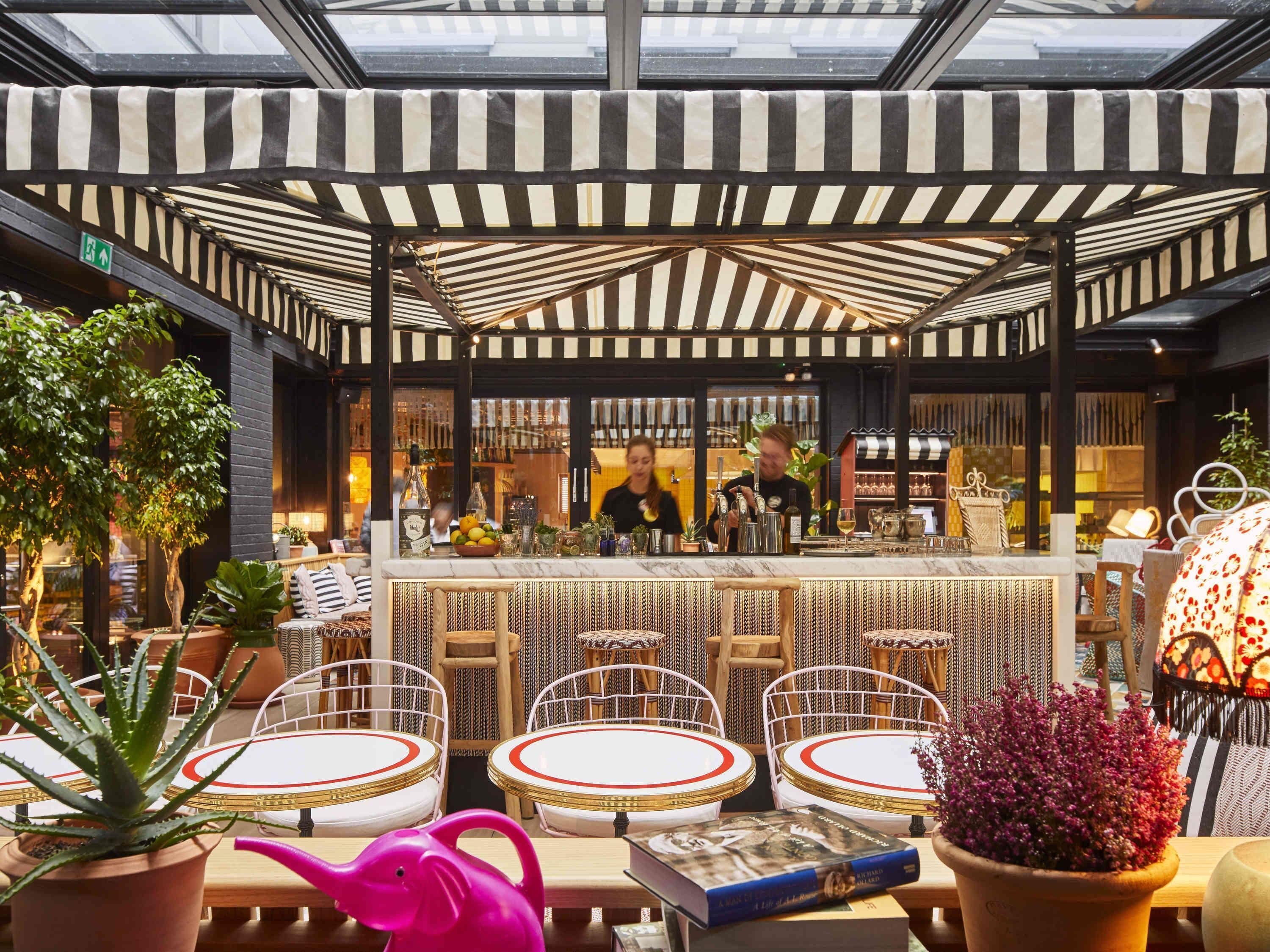 Baari (majoituspaikassa)