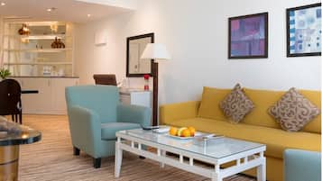 Executive Suite | Premium bedding, minibar, in-room safe, individually furnished
