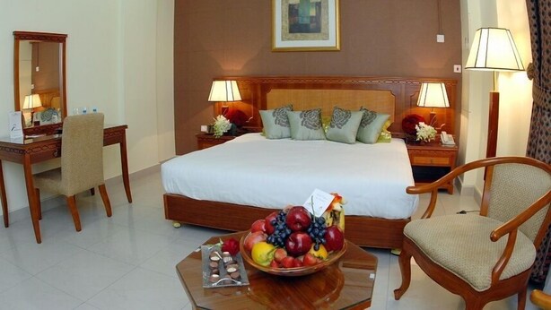 Pillow-top beds, in-room safe, rollaway beds, free WiFi - Al Muntazah Plaza (Doha)