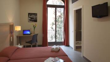 Habitación doble de uso individual | Escritorio, cunas (de pago), camas supletorias y wifi gratis