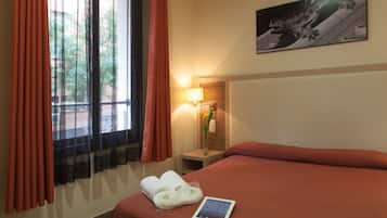 Double Room Single Use | Desk, cribs/infant beds, rollaway beds, free WiFi