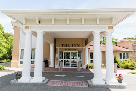 Front of property. The Wylie Inn and Conference Center at Endicott College