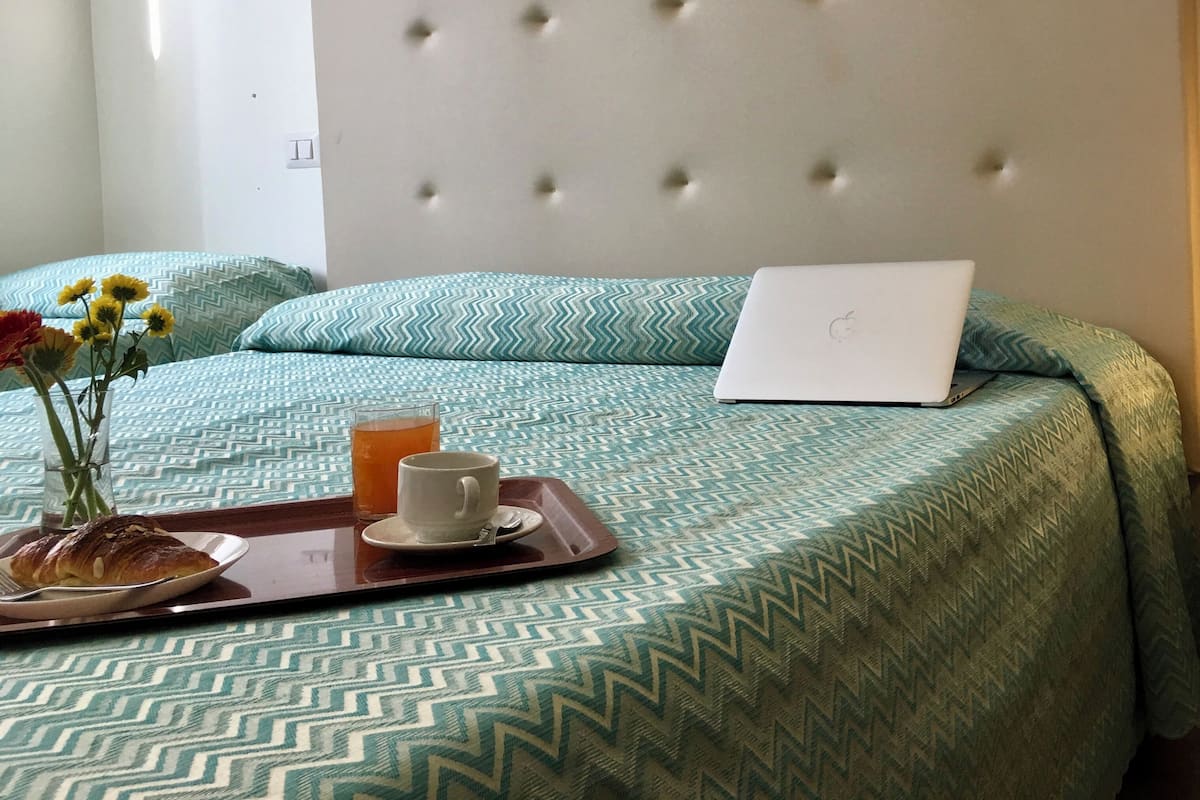 In-room safe, desk, WiFi (free), bed sheets