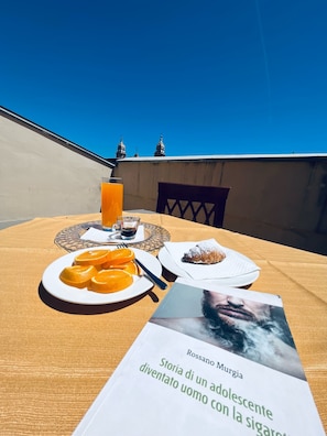 Standard Double Room | Terrace/patio - 38 Aira Hotels (Palermo)