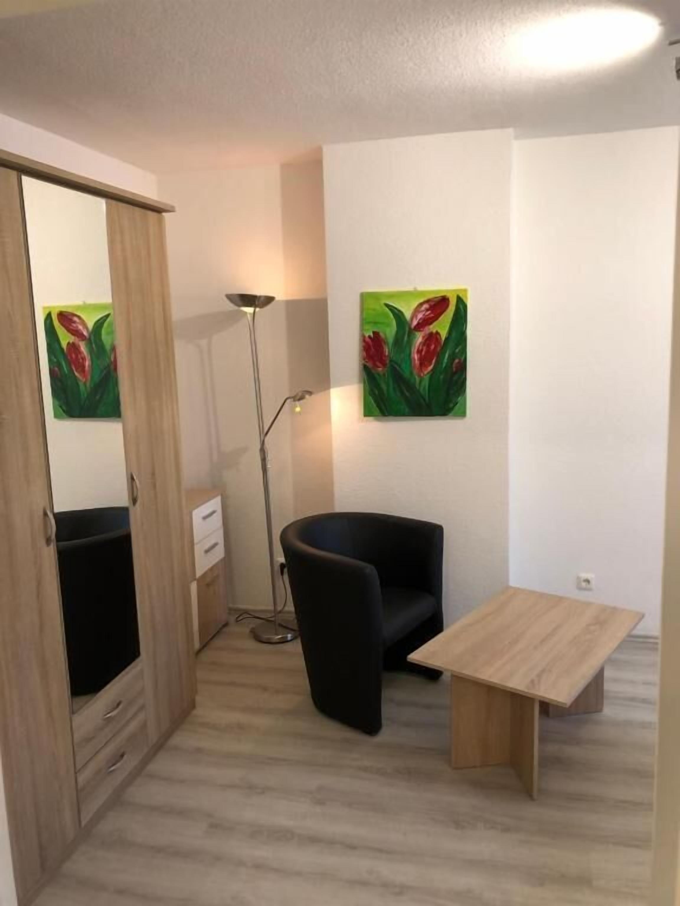 apartment harless strasse 4og | living area | 32-inch tv with satellite channels