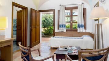 1 habitación, ropa de cama hipoalergénica, minibar y escritorio