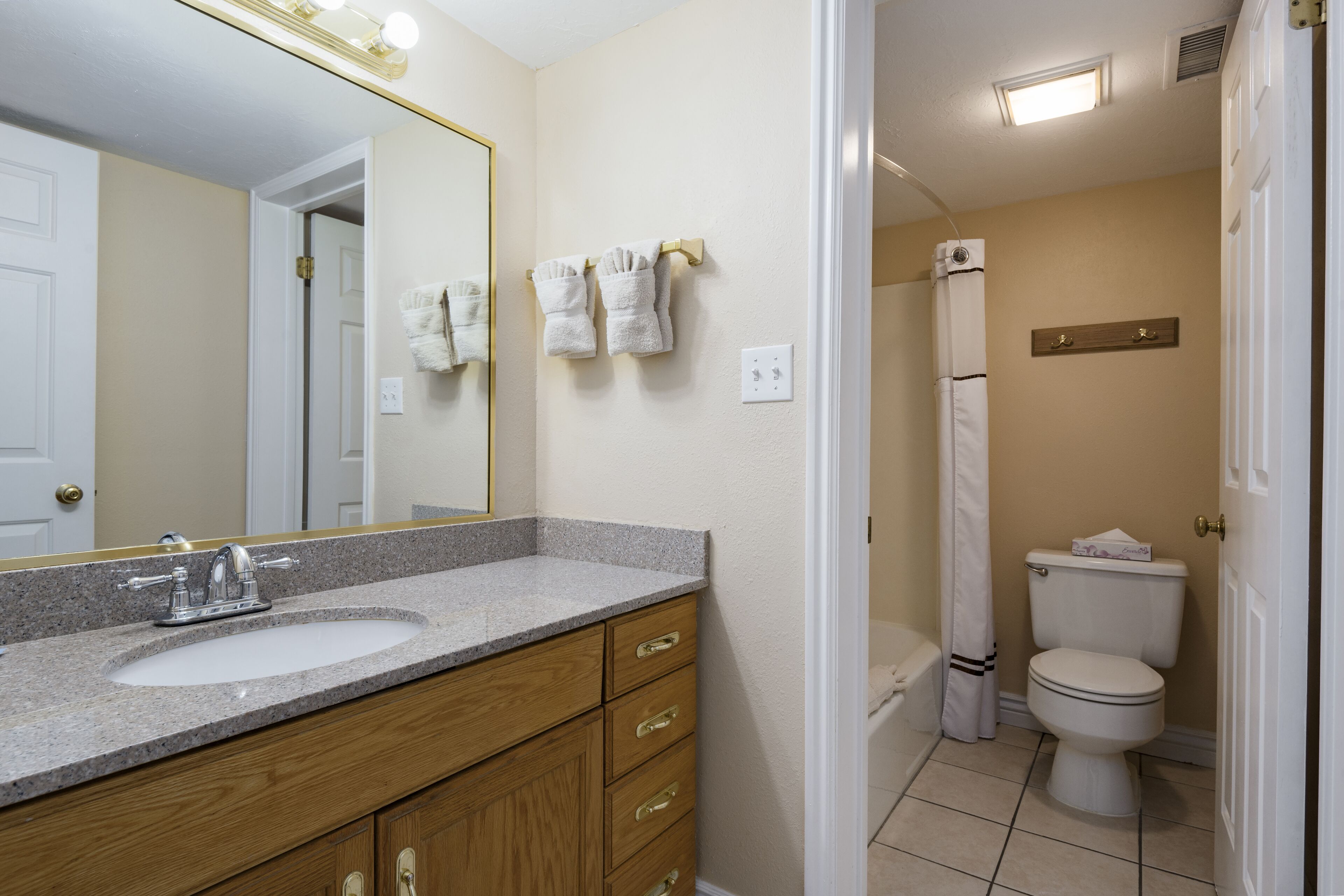Condo, 1 Bedroom | Bathroom | Free toiletries, hair dryer, towels