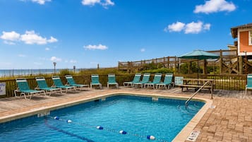 Outdoor pool, sun loungers