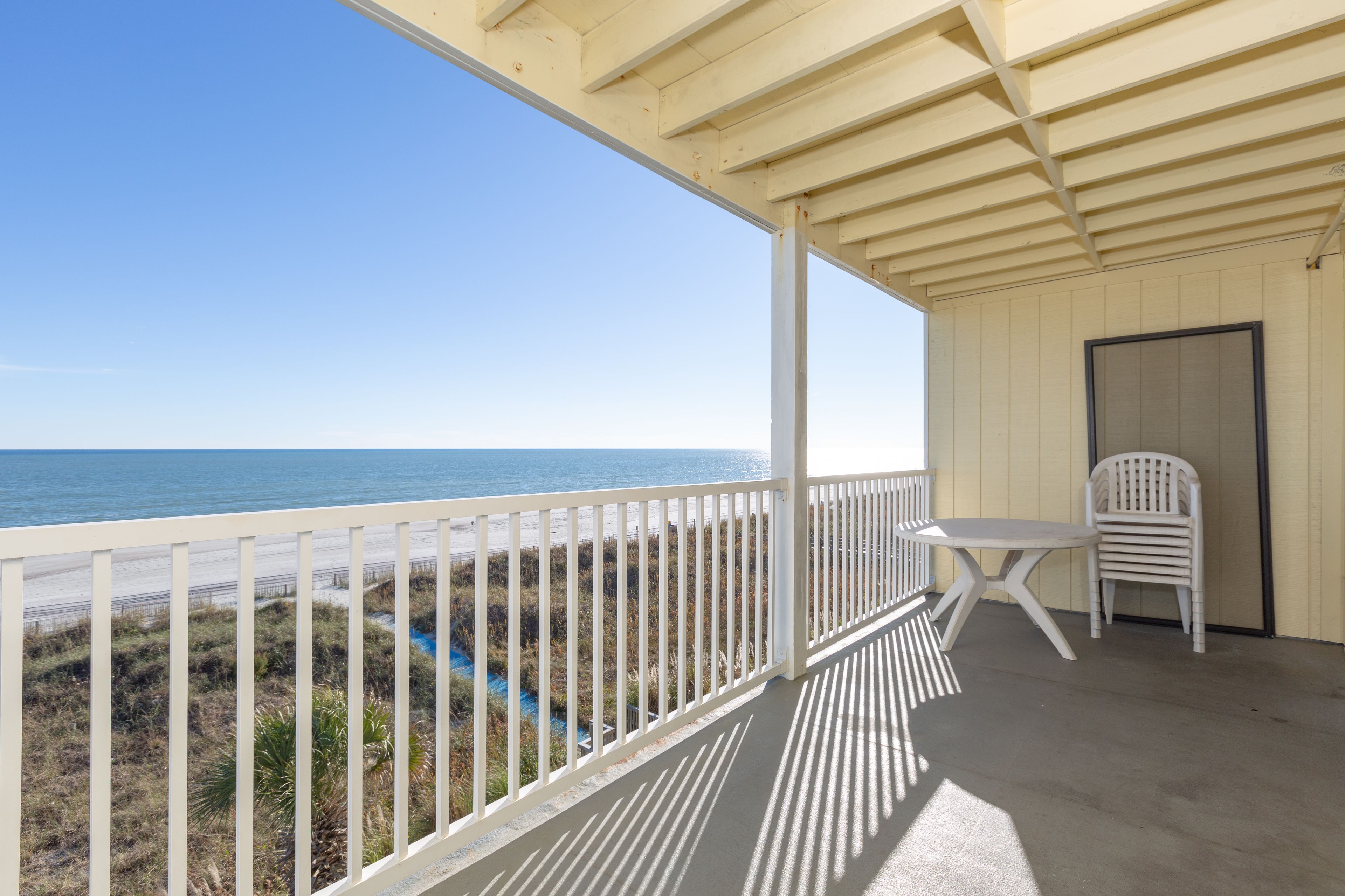 3 Bedroom, 3 Bathroom, Oceanfront Condo | Balcon