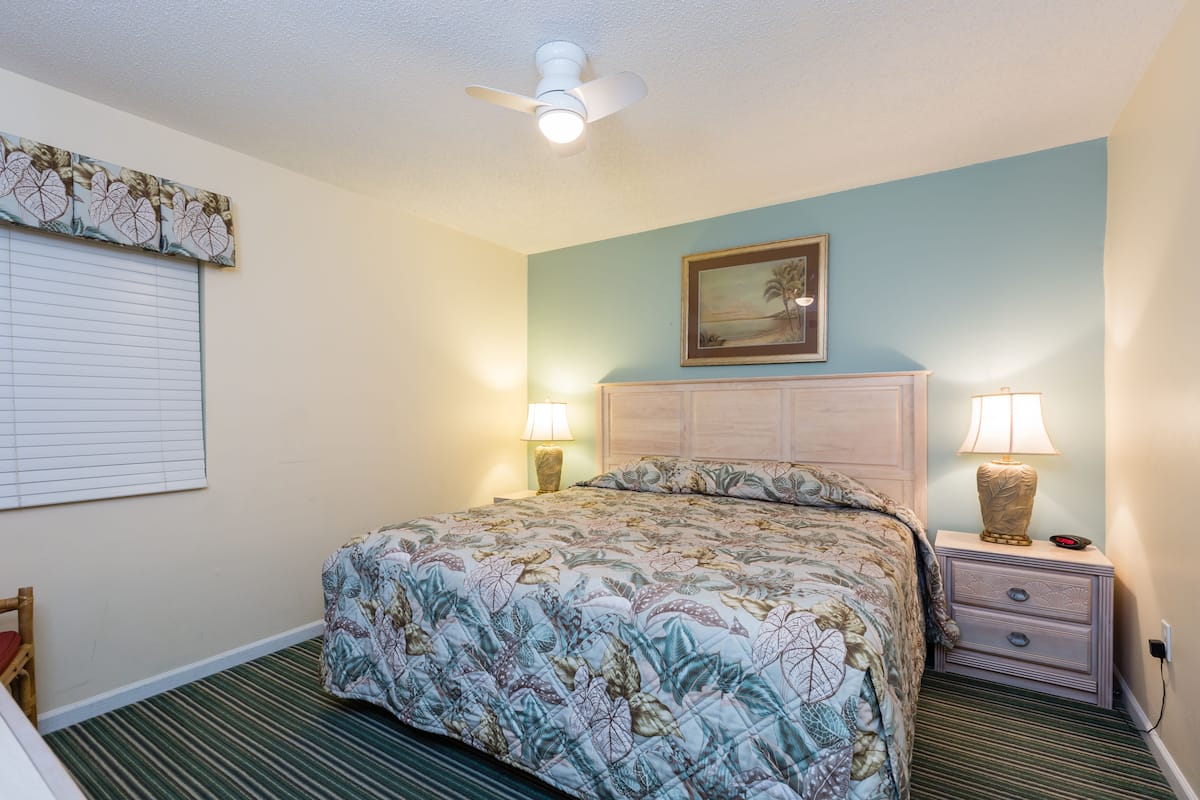 2 Bedroom, 2 Bathroom, Oceanview Condo | Iron/ironing board, WiFi (free), bed sheets