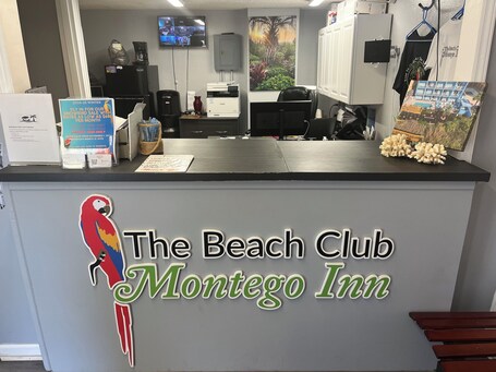 Beach Club at Montego Inn - Image 8