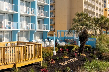 Beach Club at Montego Inn - Image 15