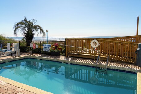 Beach Club at Montego Inn - Image 17