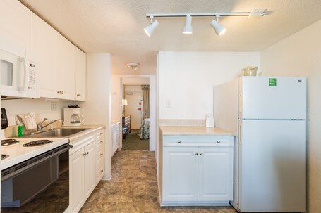 Beach Club at Montego Inn - Image 62