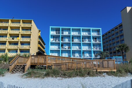 Beach Club at Montego Inn - Image 23