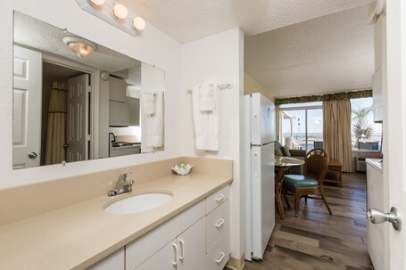 Beach Club at Montego Inn - Image 11