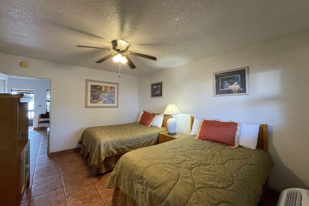 Kitchenette Suites, Lake View, 2 full Beds with Sofa bed | Iron/ironing board, free WiFi, bed sheets