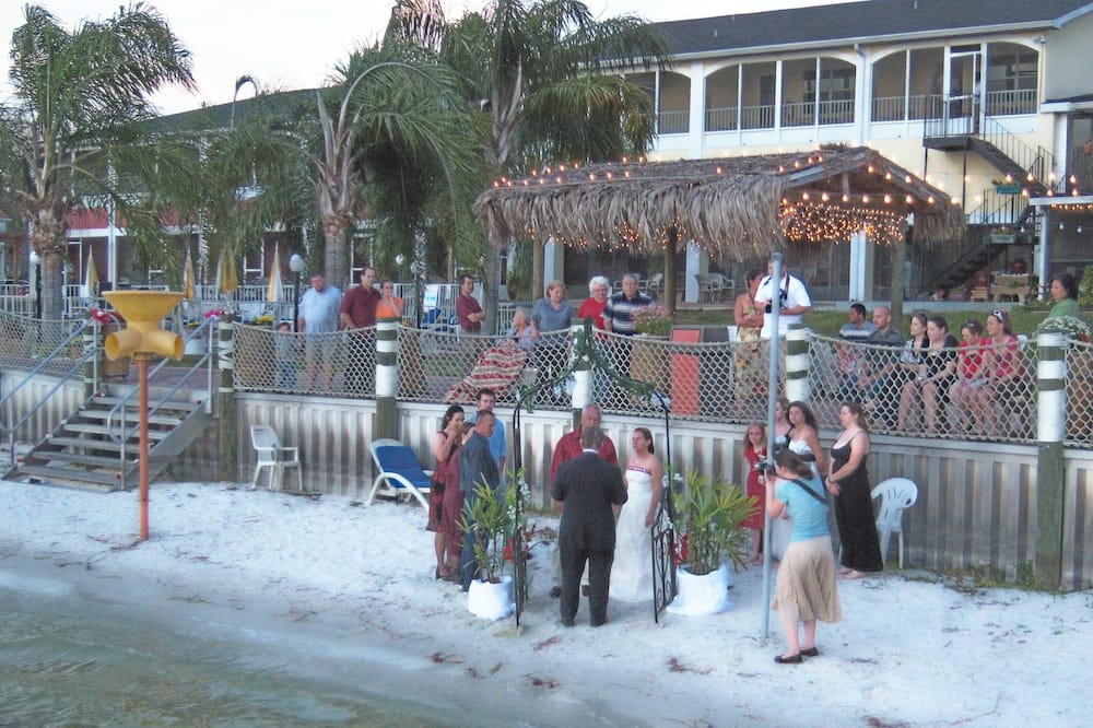 Lake Roy Beach Inn