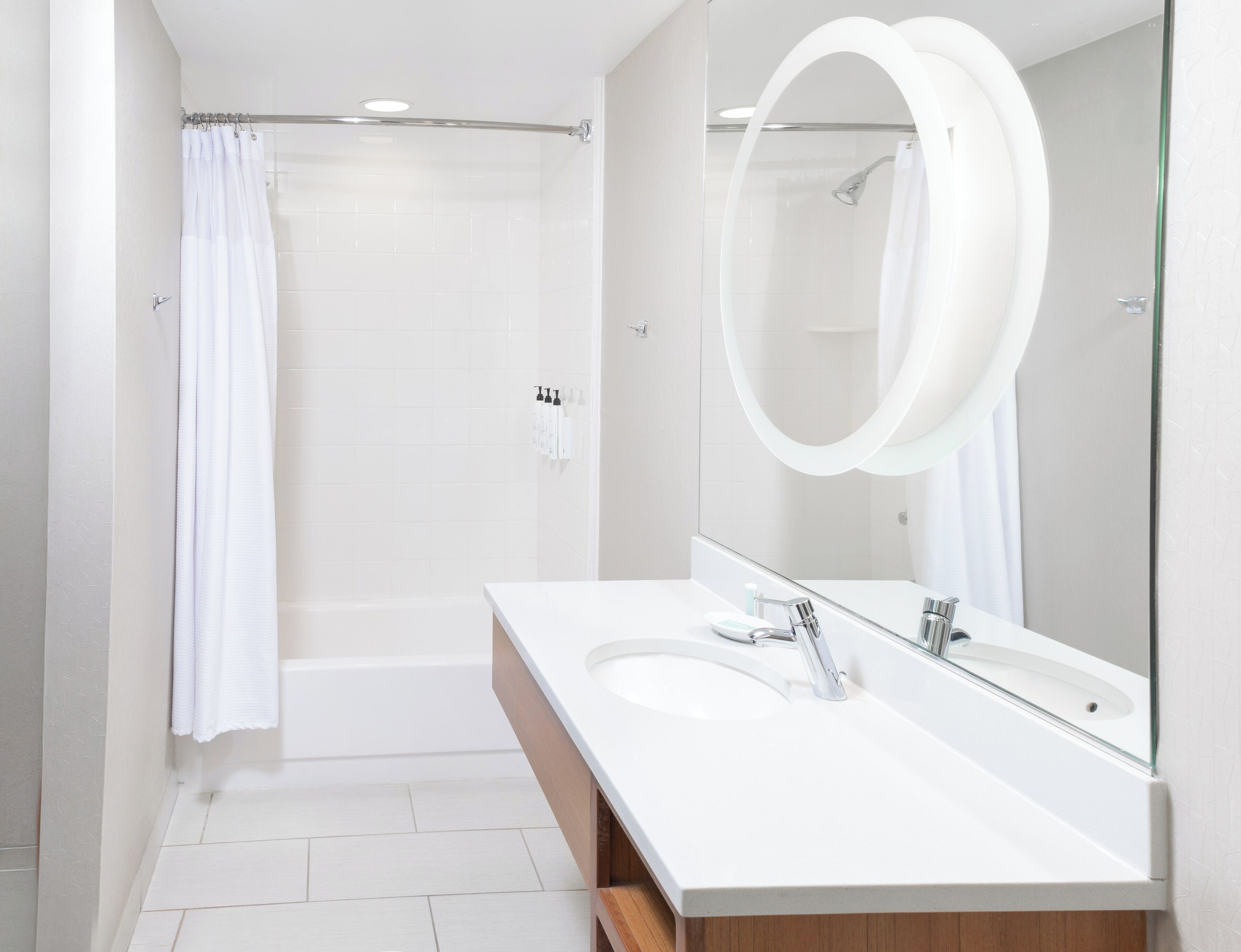 studio, multiple beds, non smoking | bathroom | free toiletries, hair dryer, towels