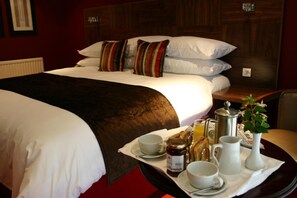 Chambre Deluxe double | Coffre-fort, bureau, accĂšs au Wi-Fi (inclus), literie fournie