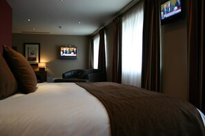 Premium Double Room | In-room safe, desk, free WiFi, bed sheets