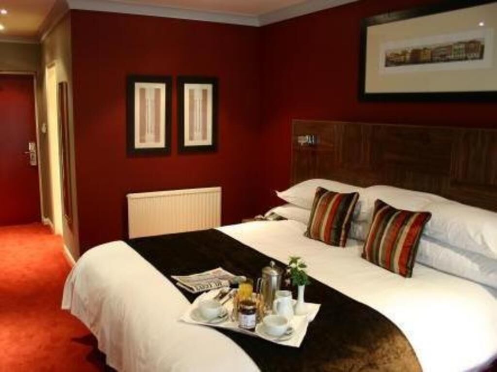 Värdeförvaringsskåp på rummet, skrivbord, gratis wi-fi och sängkläder