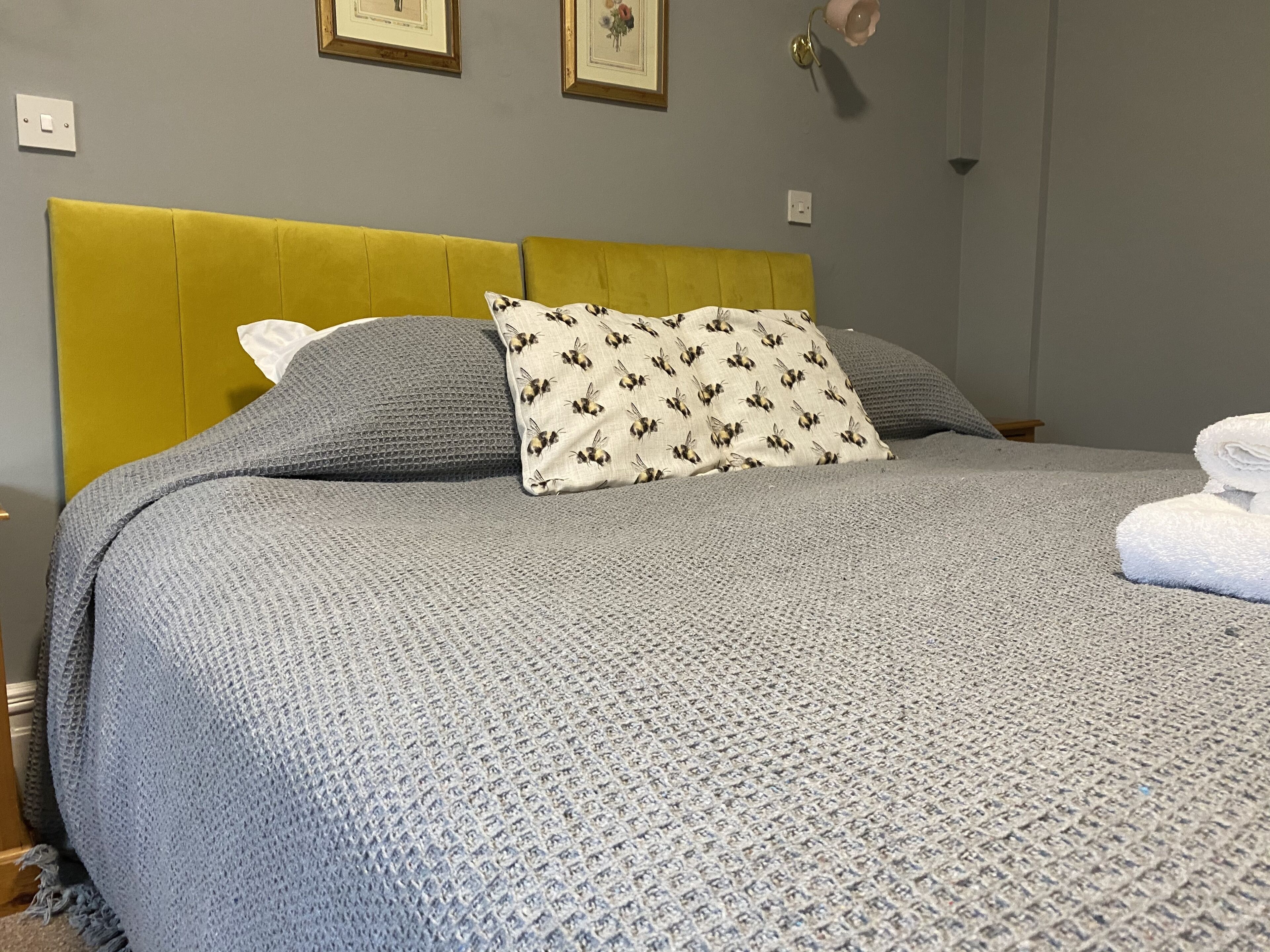 Double or Twin Room, Ensuite | 1 bedroom, premium bedding, desk, iron/ironing board