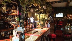 酒吧（店内）