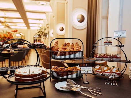 Breakfast buffet. Anna Grand Hotel