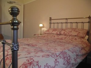 Free WiFi, bed sheets, alarm clocks - The Old Rectory (Annan)