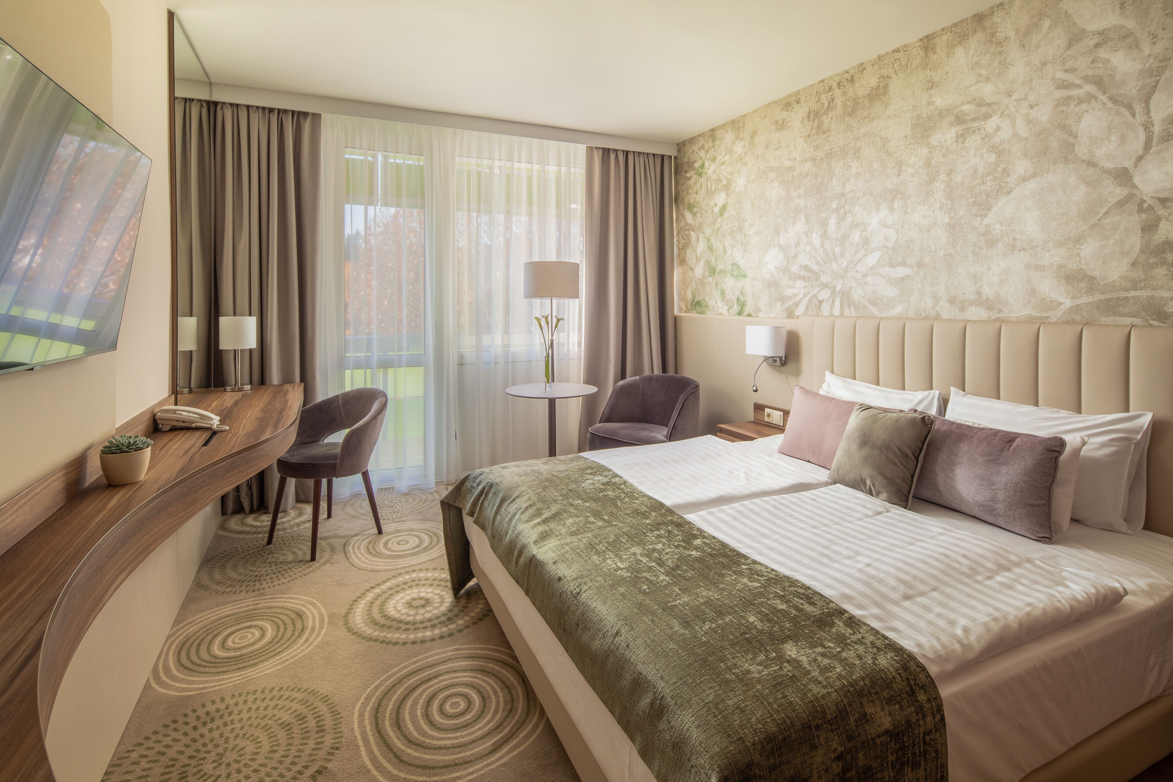 deluxe double room, balcony | 1 bedroom, hypo-allergenic bedding, minibar, in-room safe