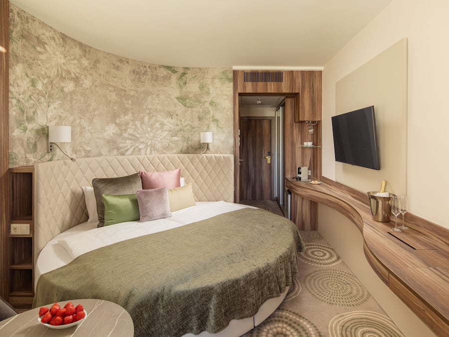 Premium Room, Balcony (Round bed) | Hypo-allergenic bedding, minibar, in-room safe, desk