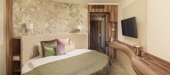 卡尔博纳热疗水疗酒店