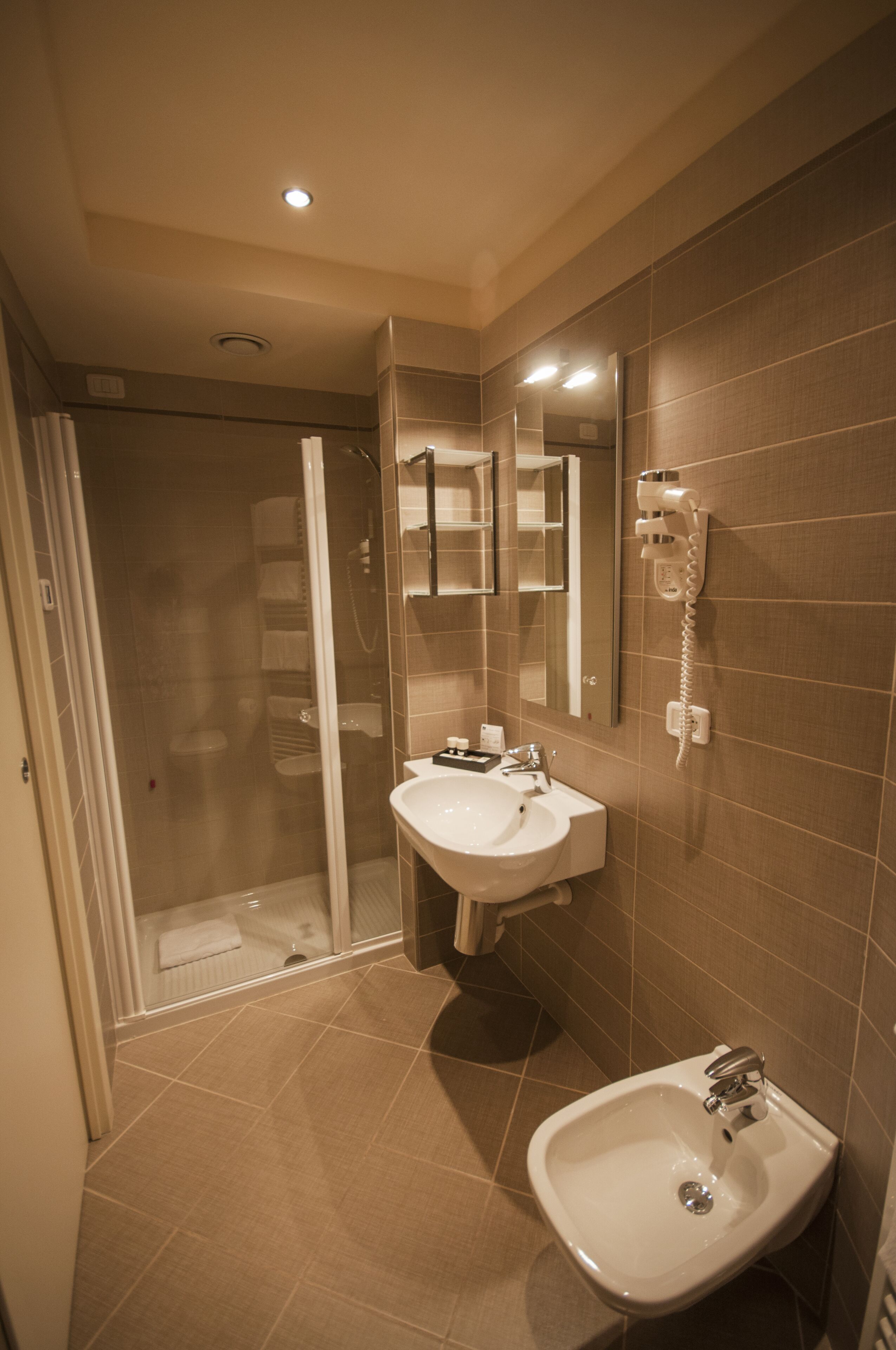 shower, free toiletries, hair dryer, bidet