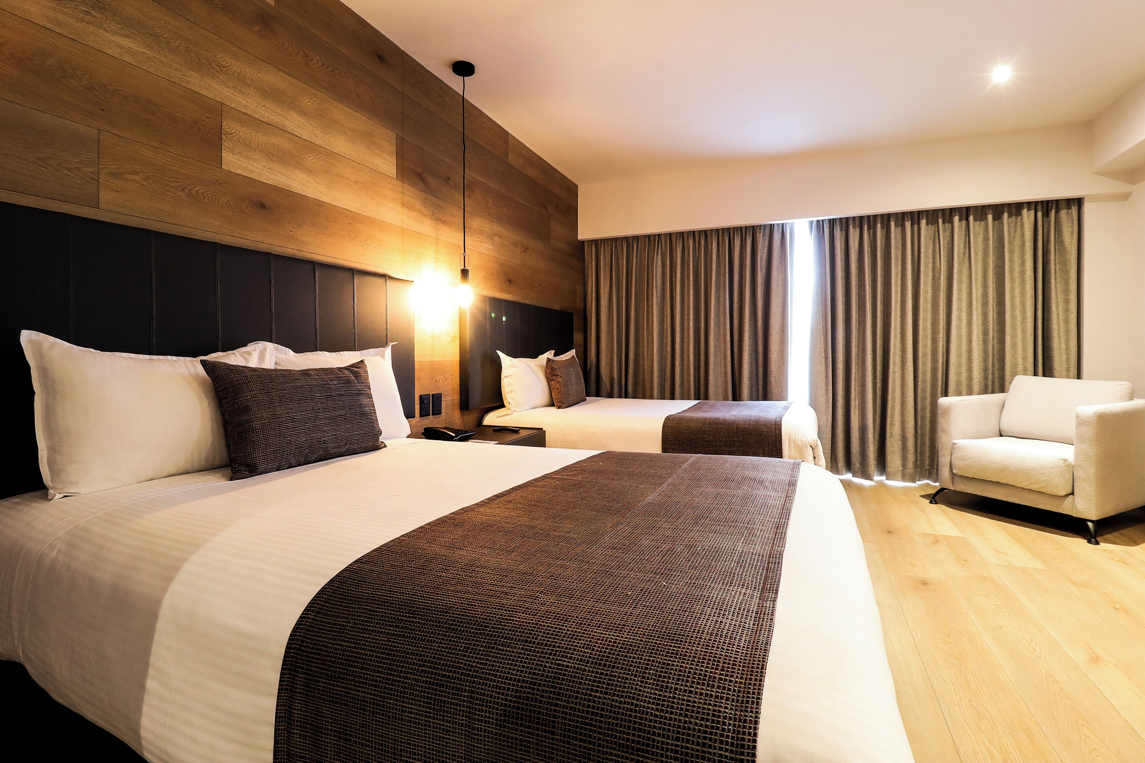 Premium bedding, down comforters, in-room safe, individually decorated