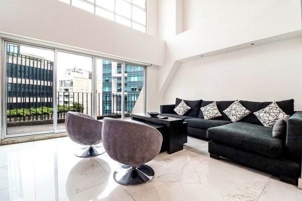 Premium bedding, down duvets, Select Comfort beds, in-room safe - St Isidro Suites Corporate Housing SPA & Wellness Center (Mexico City)