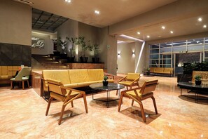 Breakfast, lunch and dinner served