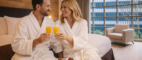 Junior-huone | Ylelliset vuodevaatteet, untuvapeitot