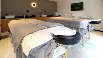 Trattamenti per il corpo, massaggi con le pietre calde
