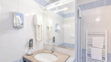 Dobbeltværelse | Badeværelse | Bruser, håndklæder