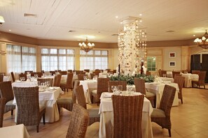 5 restaurants, spécialités Cuisine internationale