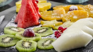 Dagelijks ontbijtbuffet (EUR 13.50 per persoon)