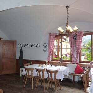 Breakfast, lunch, dinner served; German cuisine, al fresco dining  - DEVA Hotel Alpenglück (Schneizlreuth)