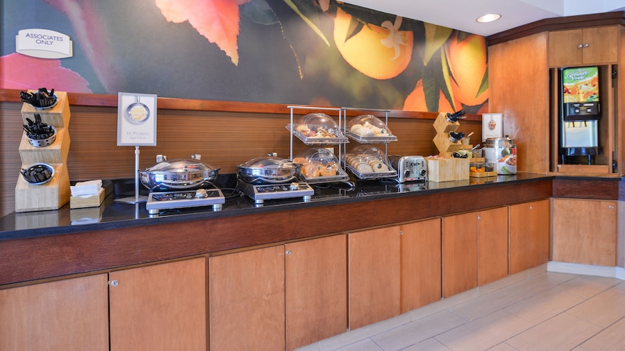 Fairfield Inn & Suites by Marriott White Marsh
