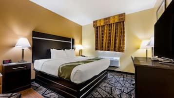 1 bedroom, premium bedding, pillow-top beds, desk