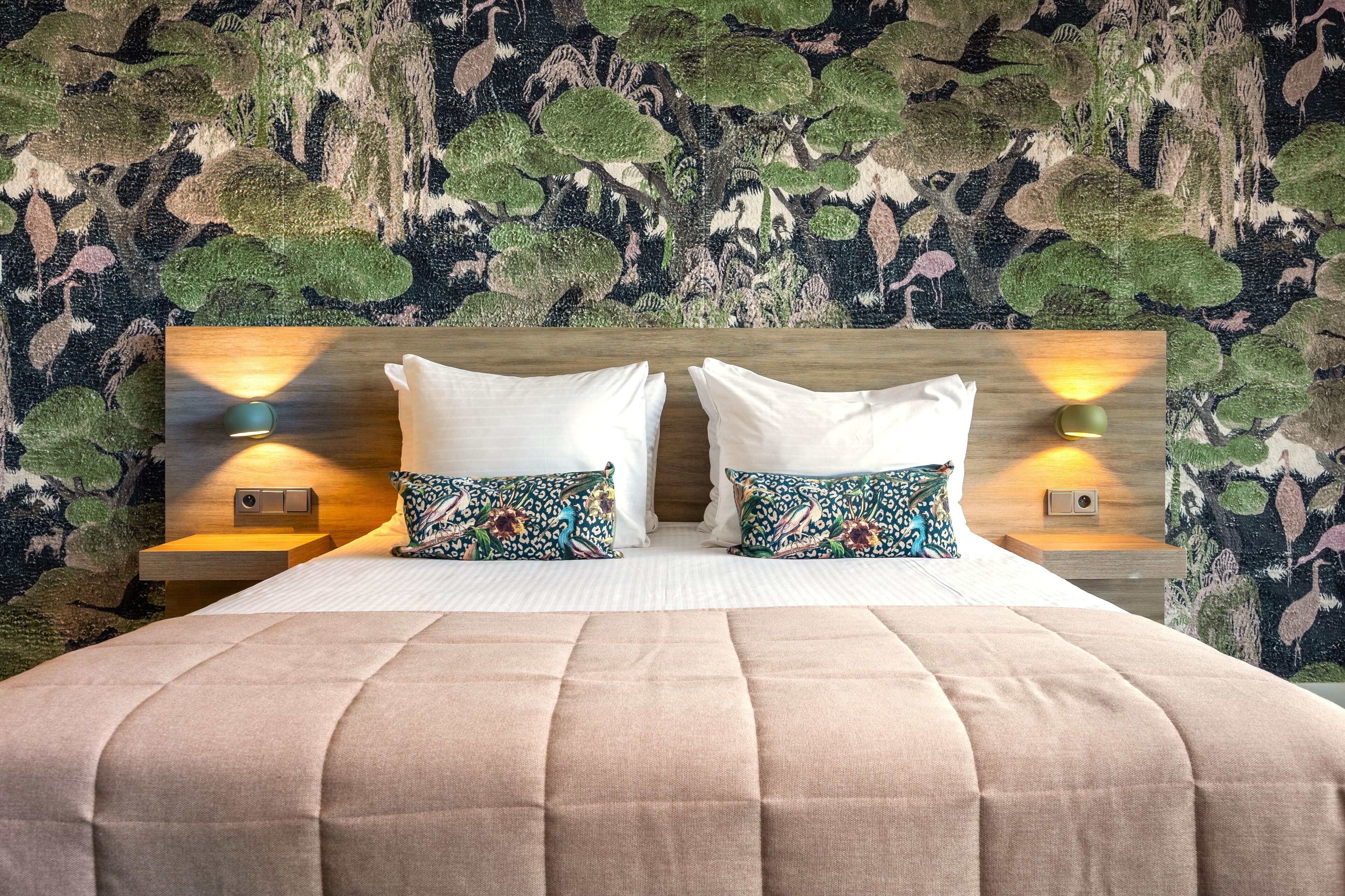 suite | premium bedding, pillow-top beds, minibar, in-room safe